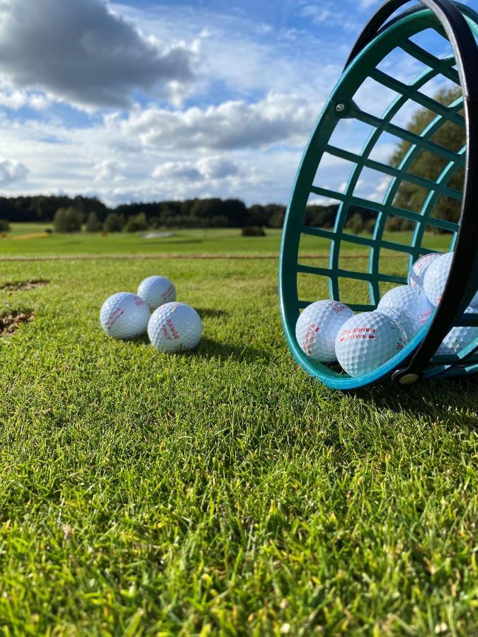 Barrierefreie Ferienwohnungen In Der Naehe Der Golf- Und Freizeitanlage Mudau Bagian luar foto