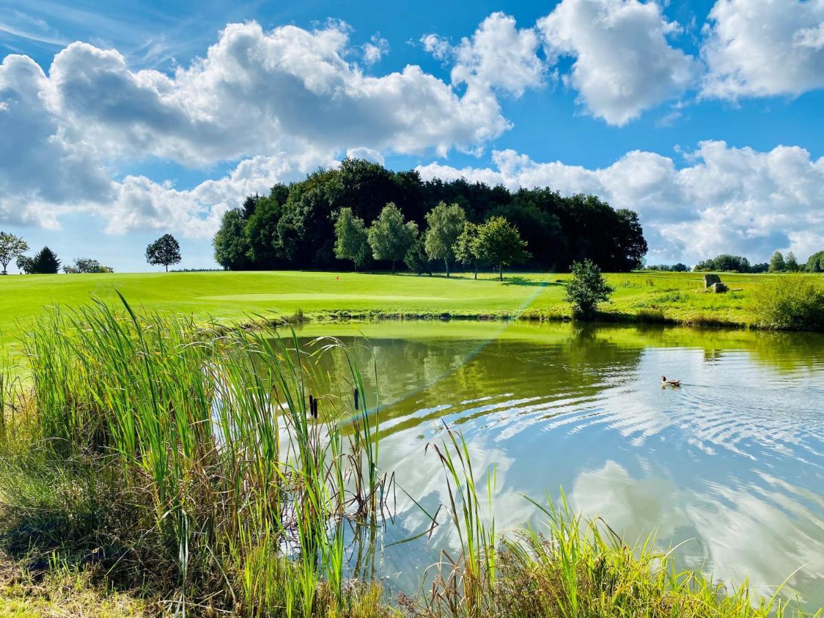 Barrierefreie Ferienwohnungen In Der Naehe Der Golf- Und Freizeitanlage Mudau Bagian luar foto
